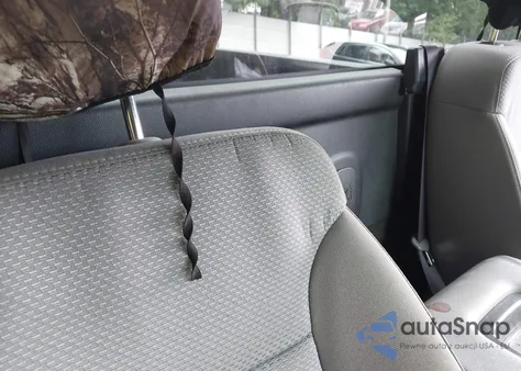 2017 Chevrolet Silverado 1500 Wt z USA, uszkodzony, nr VIN 1GCNKNEC1HZ366976